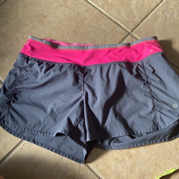 Lululemon Turbo run Shorts Coal/Flash 10 - Picture 2 of 9